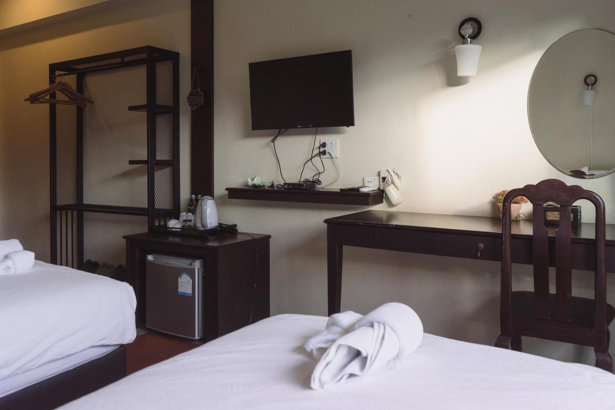 Hotel Baan Pordeedin à Chiang Rai Extérieur photo