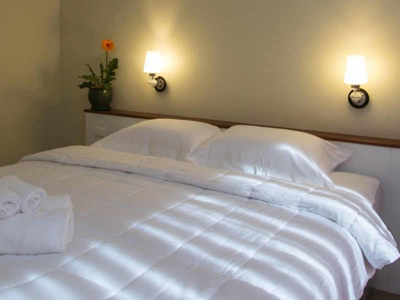 Hotel Baan Pordeedin à Chiang Rai Extérieur photo