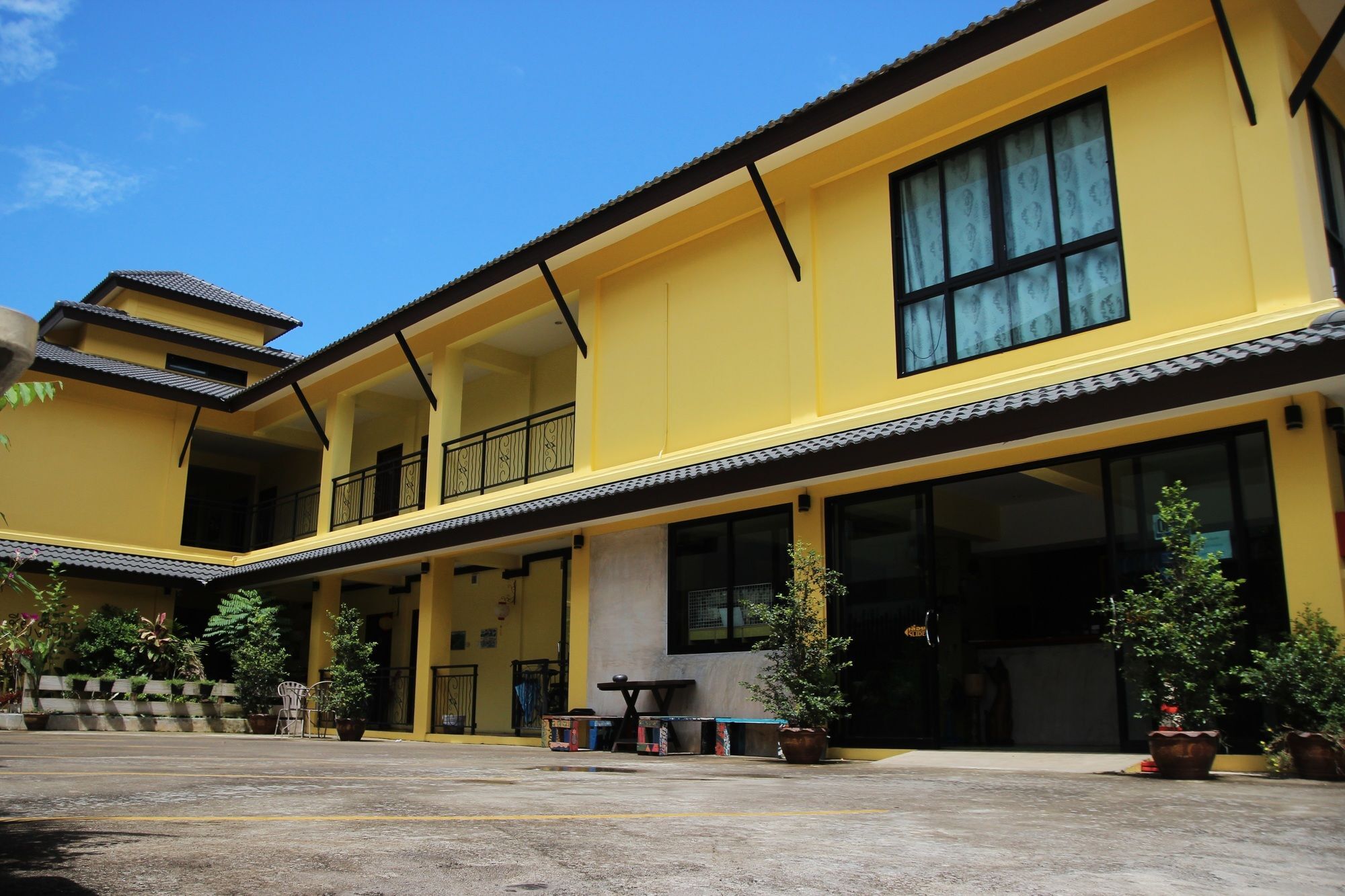 Hotel Baan Pordeedin à Chiang Rai Extérieur photo