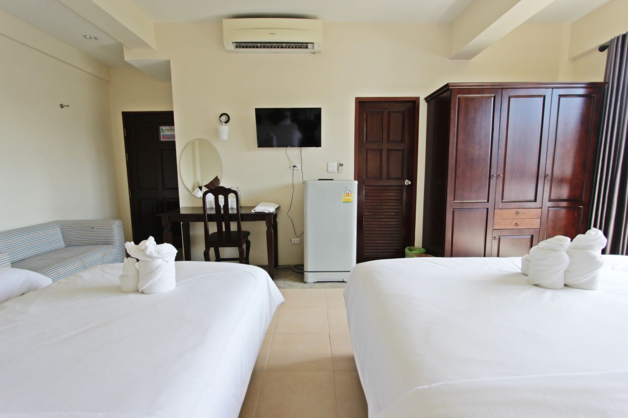 Hotel Baan Pordeedin à Chiang Rai Extérieur photo